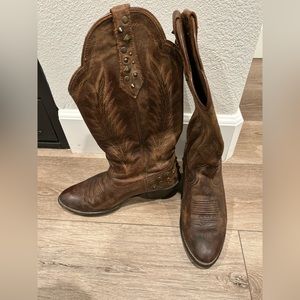Ariat cowgirl boots